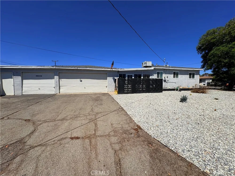 8568 Evergreen Fontana, CA 92335