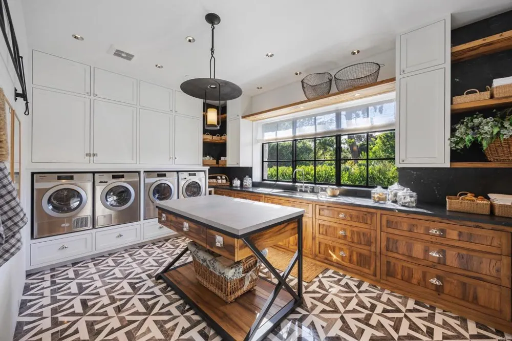 17845 Via De Fortuna Rancho Santa Fe, CA 92067