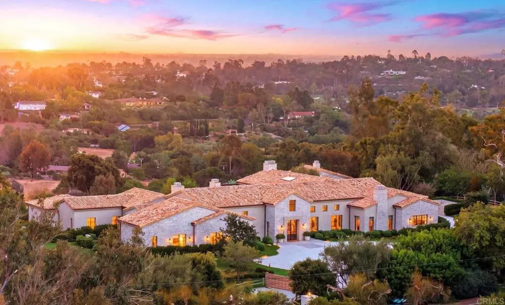 17845 Via De Fortuna Rancho Santa Fe, CA 92067
