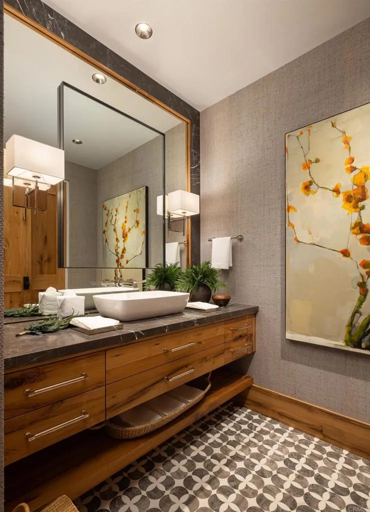 17845 Via De Fortuna Rancho Santa Fe, CA 92067