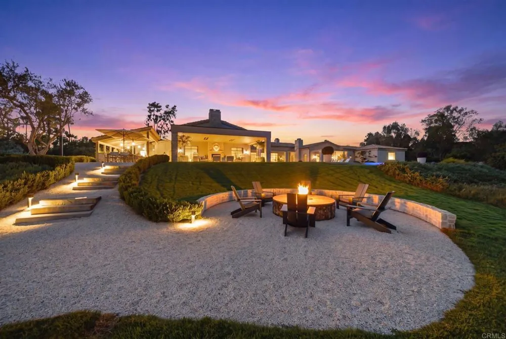 17845 Via De Fortuna Rancho Santa Fe, CA 92067
