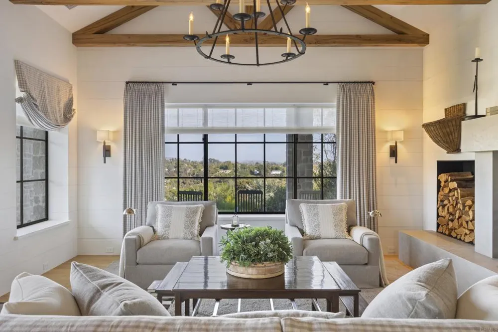 17845 Via De Fortuna Rancho Santa Fe, CA 92067