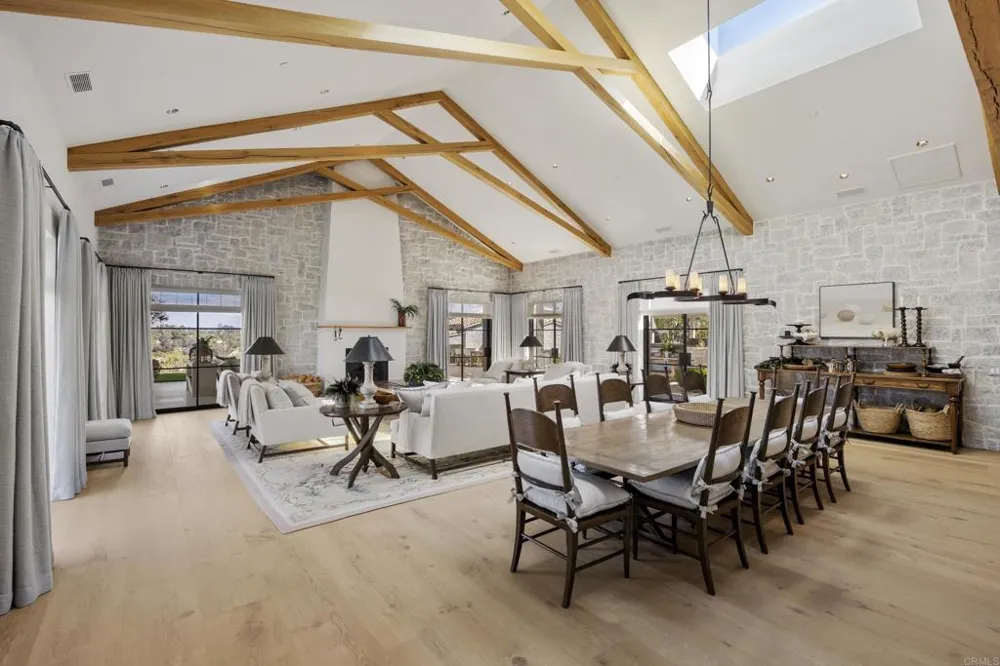 17845 Via De Fortuna Rancho Santa Fe, CA 92067