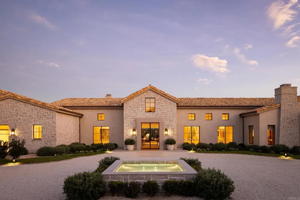 17845 Via De Fortuna Rancho Santa Fe, CA 92067