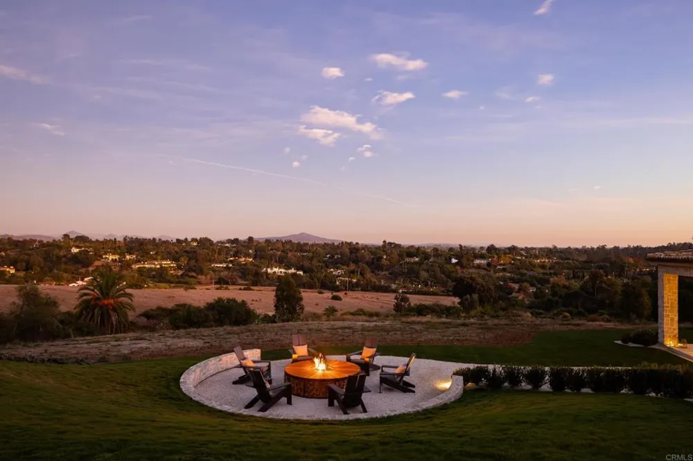 17845 Via De Fortuna Rancho Santa Fe, CA 92067