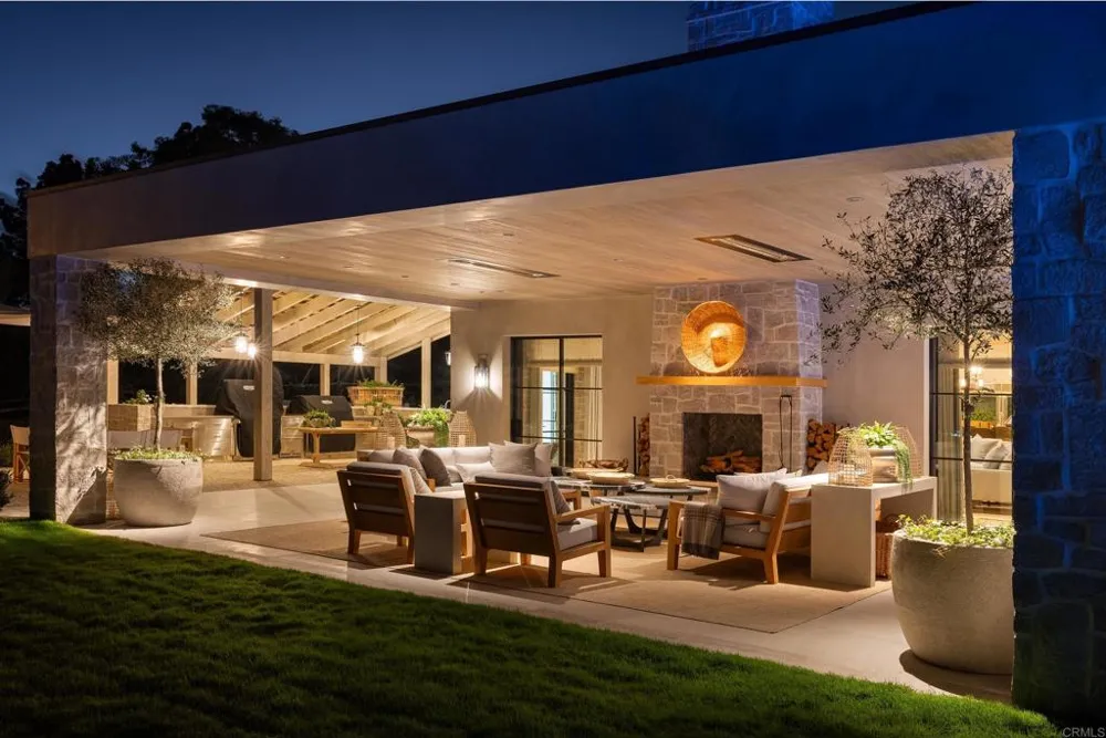 17845 Via De Fortuna Rancho Santa Fe, CA 92067