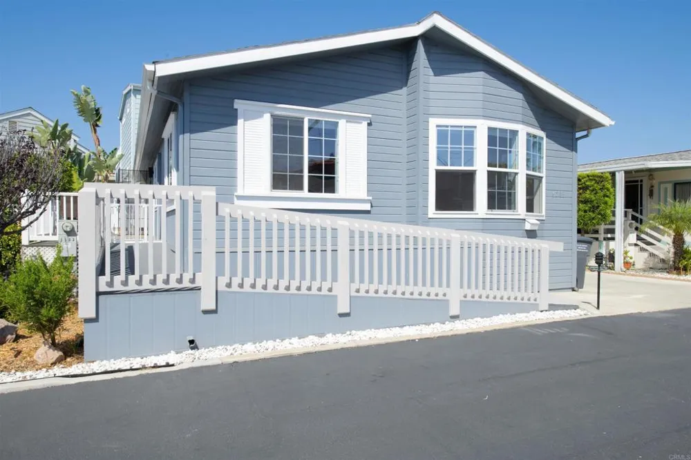 6503 Friendly Carlsbad, CA 92011