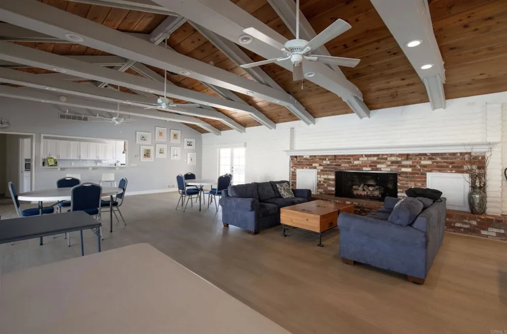 6503 Friendly Carlsbad, CA 92011