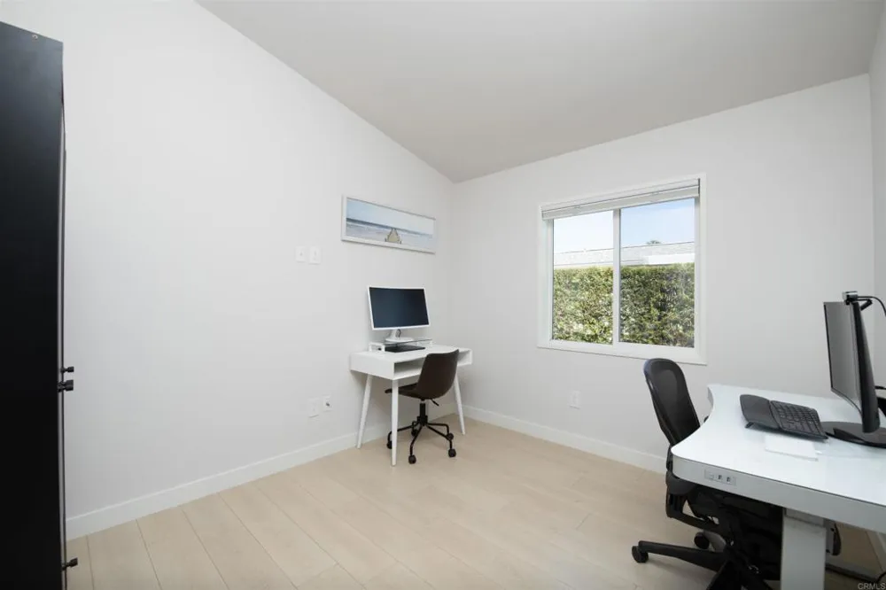 6503 Friendly Carlsbad, CA 92011