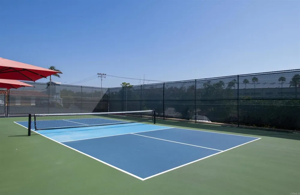 6503 Friendly Carlsbad, CA 92011