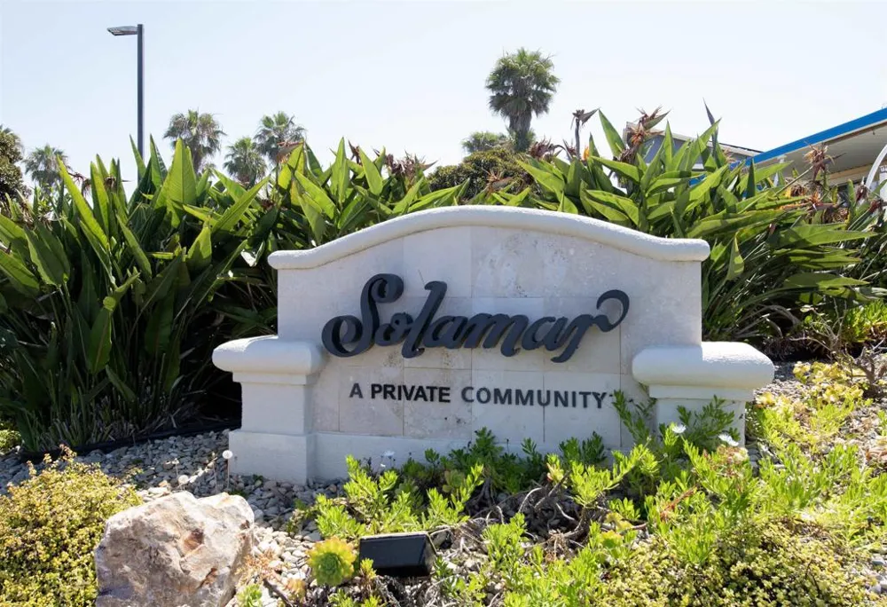6503 Friendly Carlsbad, CA 92011
