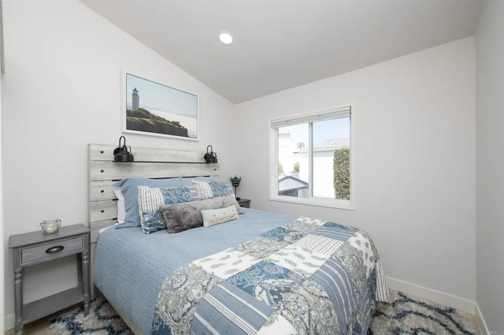 6503 Friendly Carlsbad, CA 92011