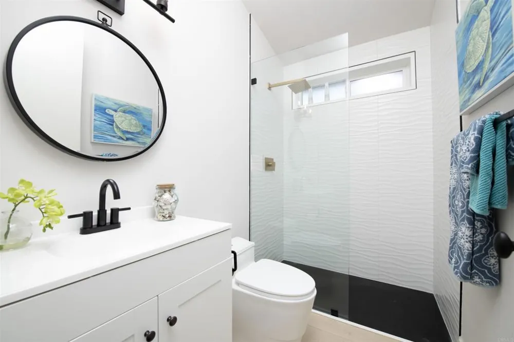 6503 Friendly Carlsbad, CA 92011