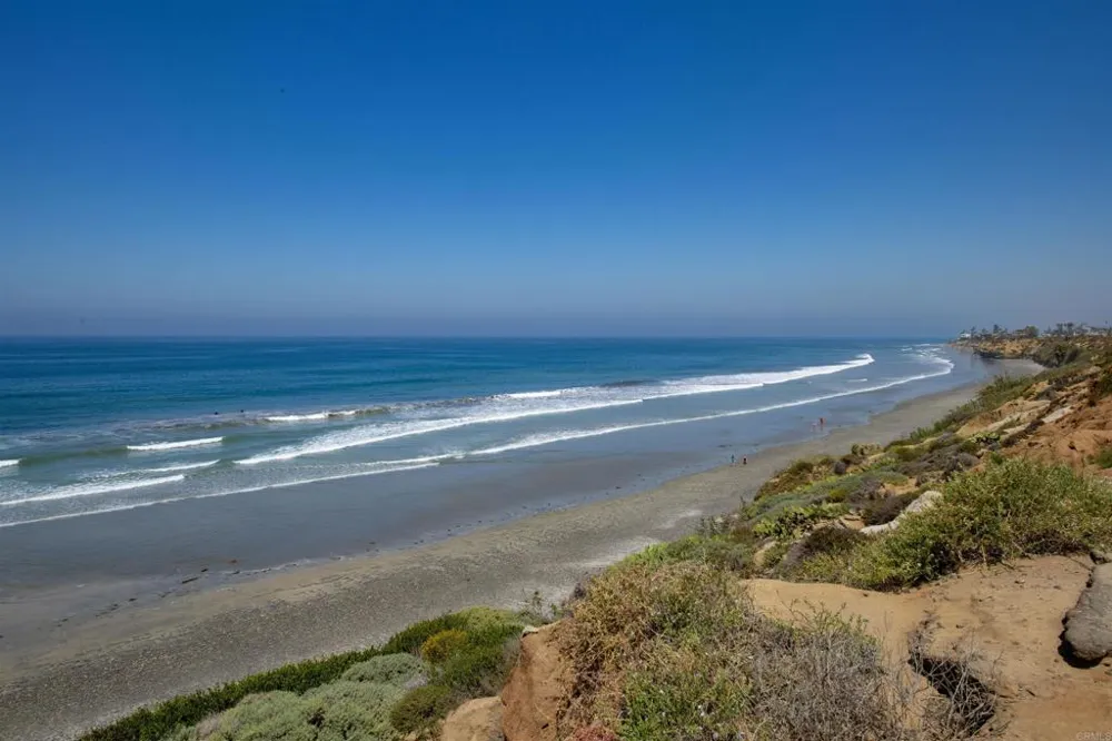 6503 Friendly Carlsbad, CA 92011