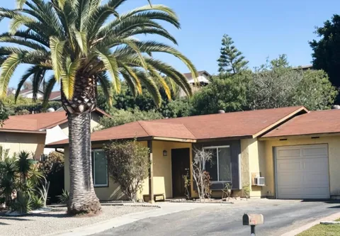 4552 Beverly Glen Drive