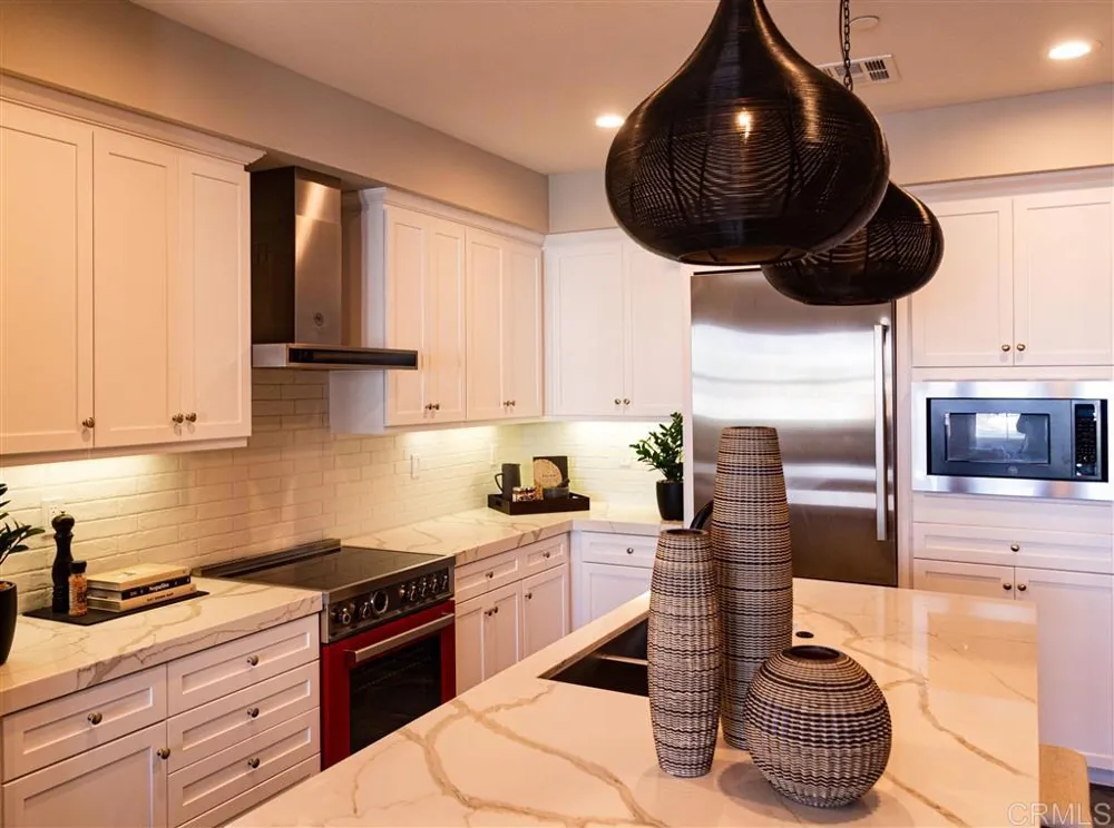 1109 Hibiscus Way Oceanside, CA 92054