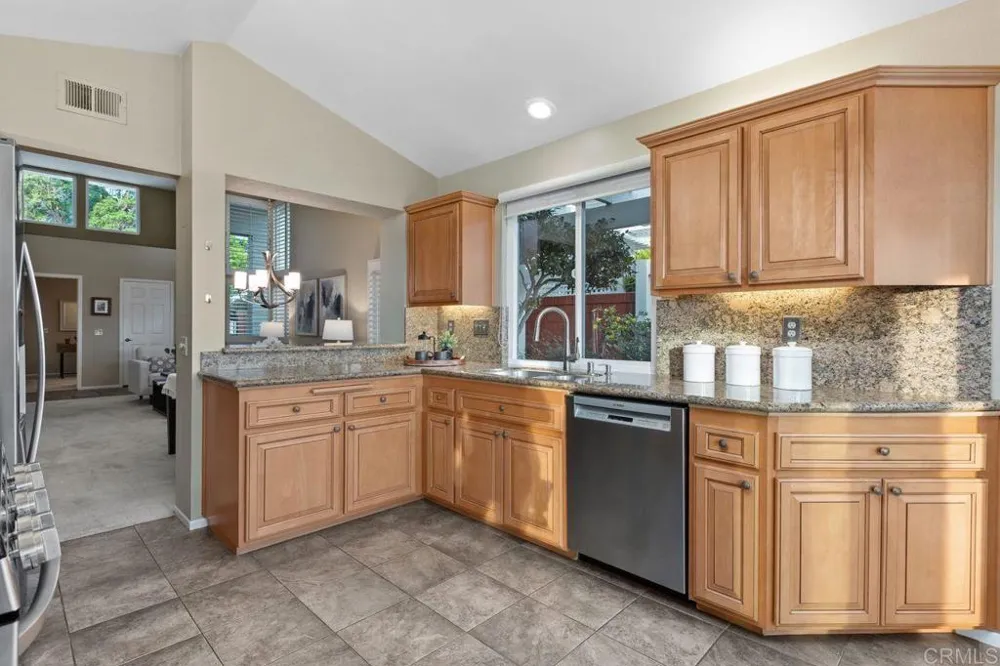 7415 Linden Carlsbad, CA 92011