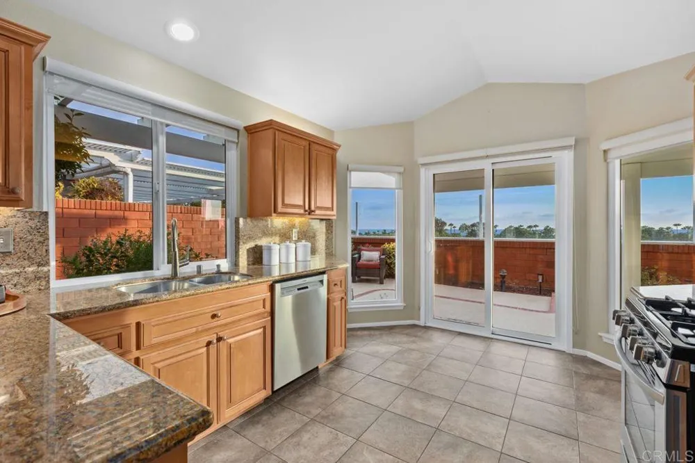 7415 Linden Carlsbad, CA 92011