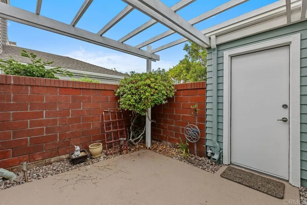 7415 Linden Carlsbad, CA 92011