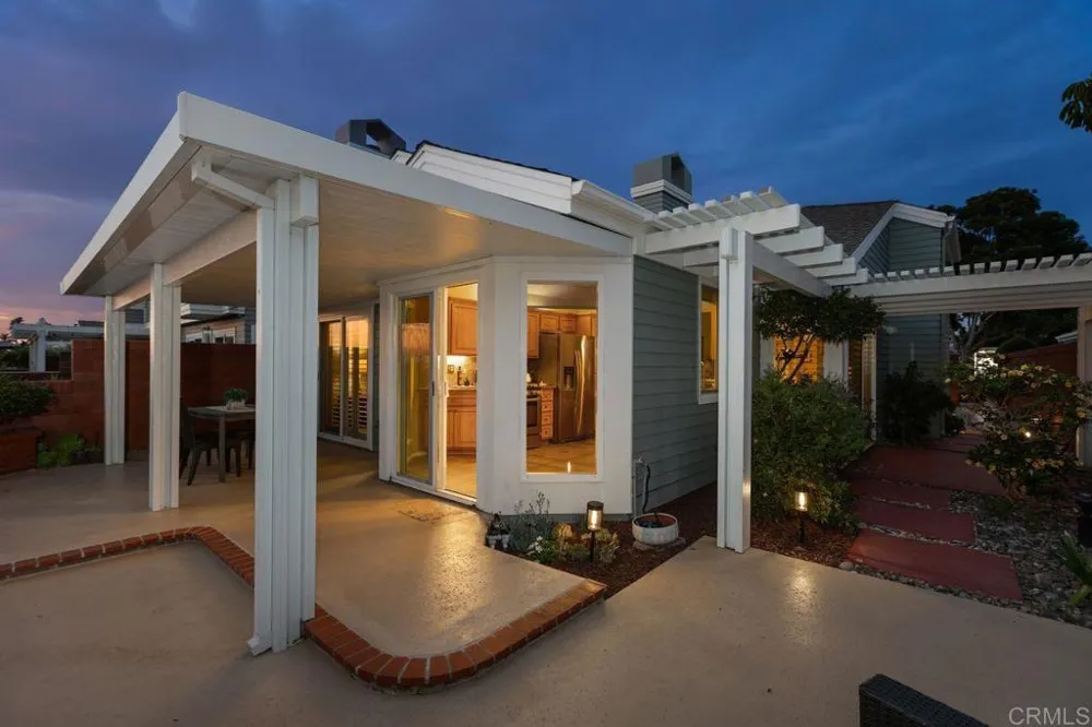 7415 Linden Carlsbad, CA 92011