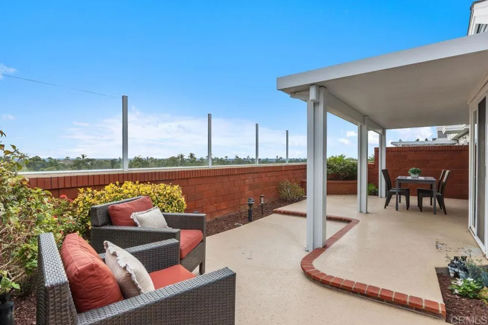 7415 Linden Carlsbad, CA 92011
