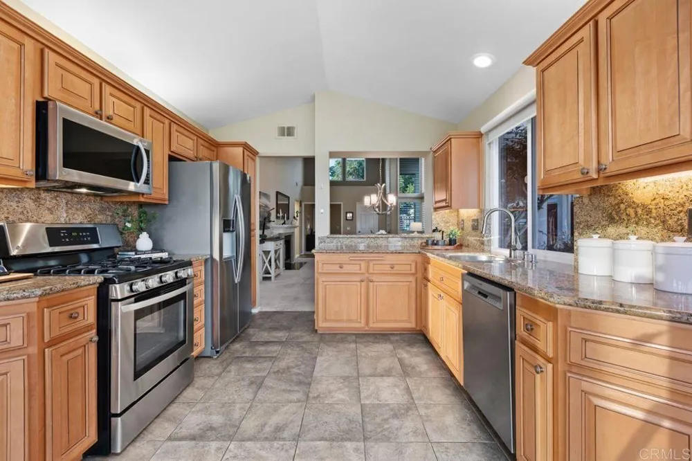 7415 Linden Carlsbad, CA 92011