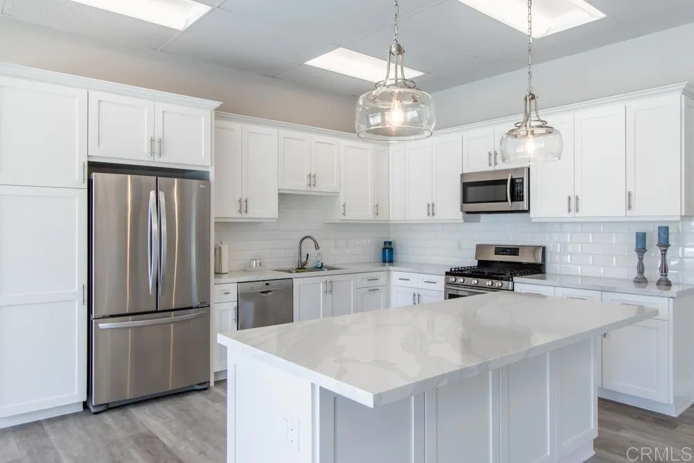 7415 Linden Carlsbad, CA 92011