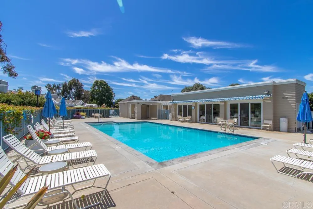 7415 Linden Carlsbad, CA 92011