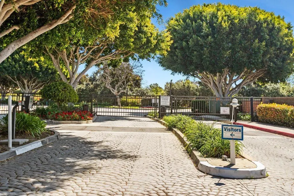 7415 Linden Carlsbad, CA 92011