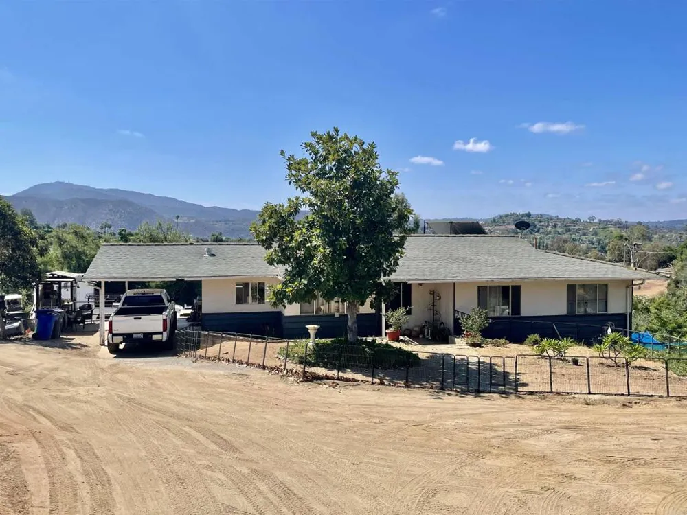 3158 Mary Ln Escondido, CA 92025