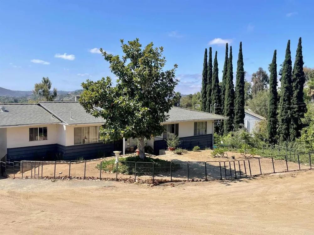 3158 Mary Ln Escondido, CA 92025