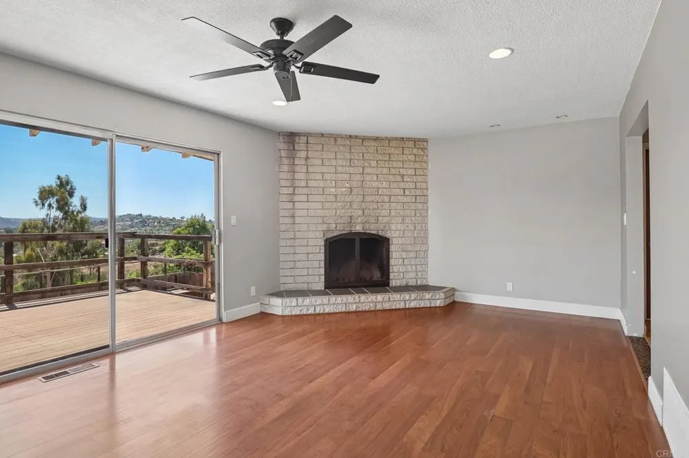 3158 Mary Ln Escondido, CA 92025