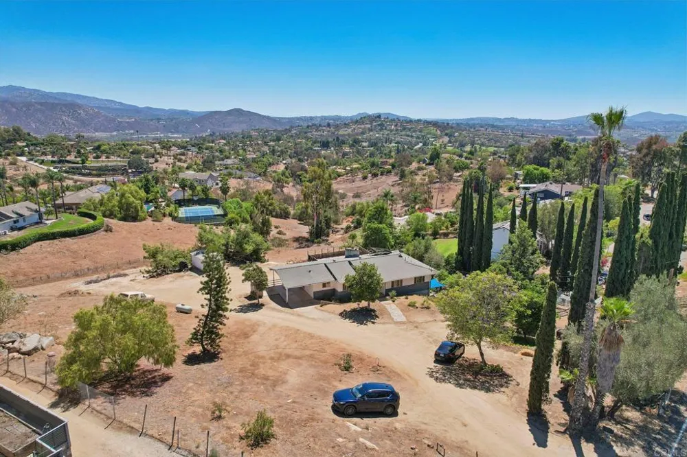 3158 Mary Ln Escondido, CA 92025