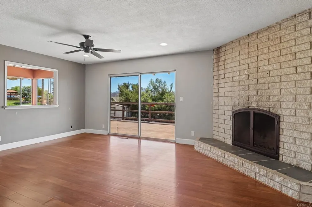 3158 Mary Ln Escondido, CA 92025