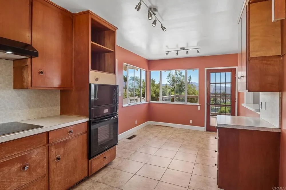 3158 Mary Ln Escondido, CA 92025