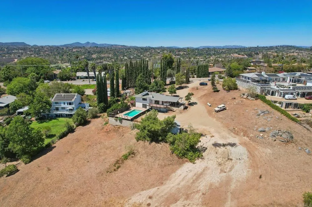 3158 Mary Ln Escondido, CA 92025