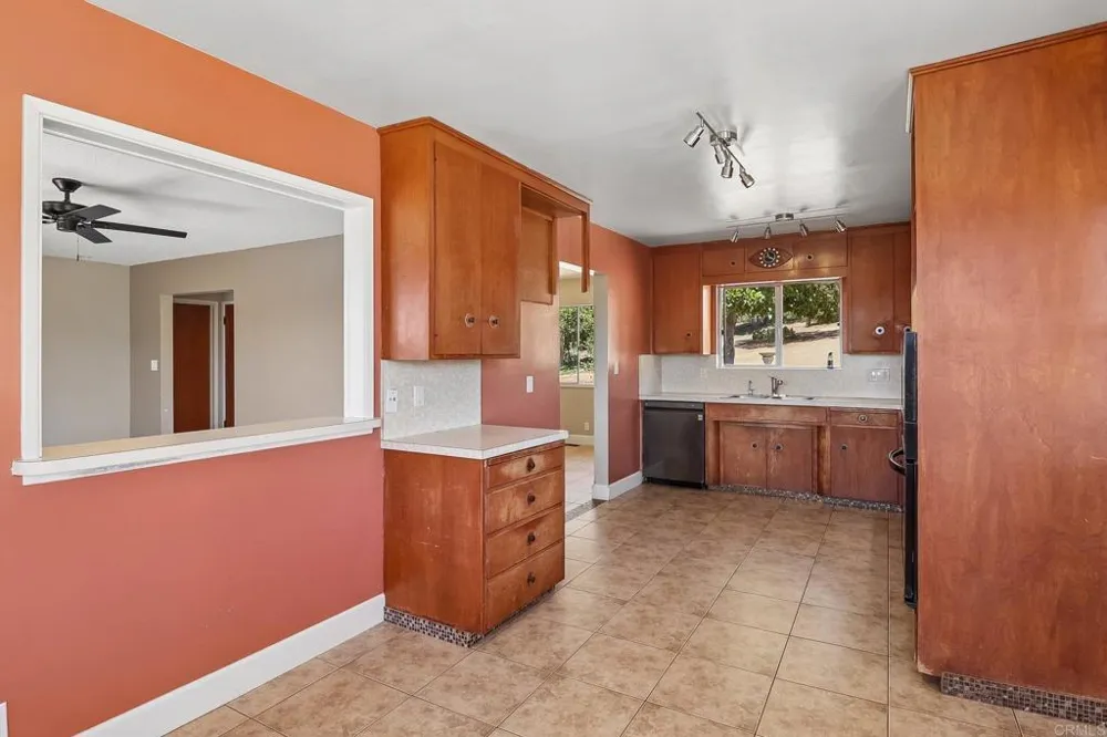 3158 Mary Ln Escondido, CA 92025