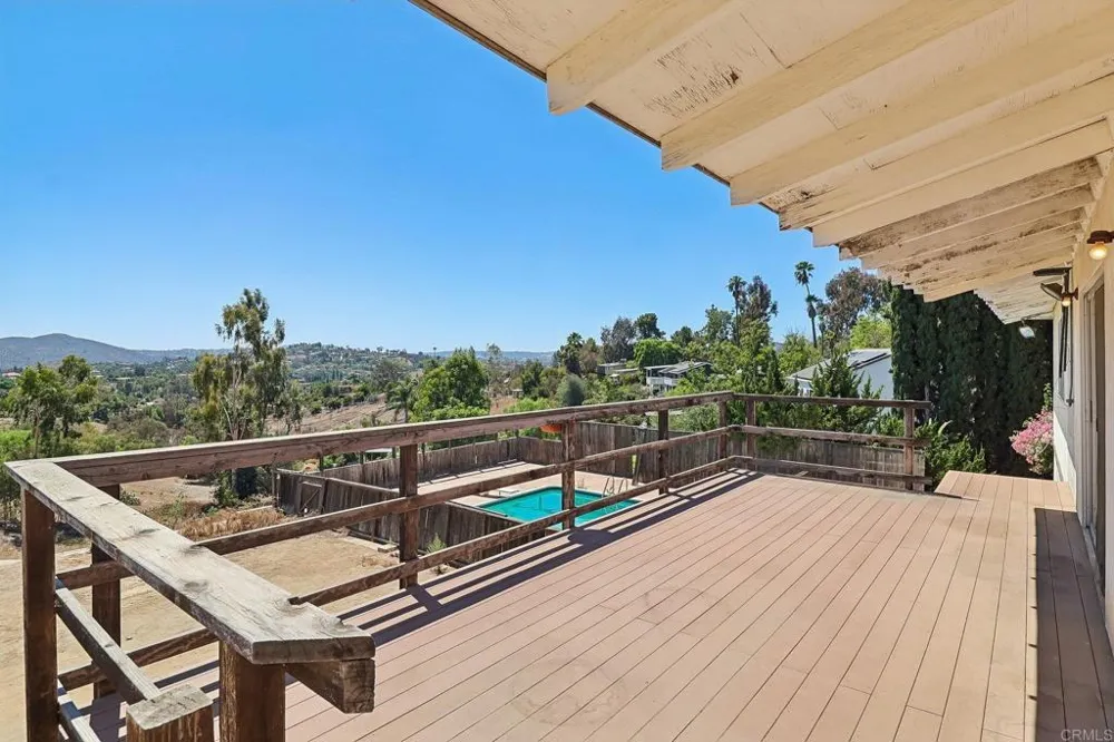 3158 Mary Ln Escondido, CA 92025