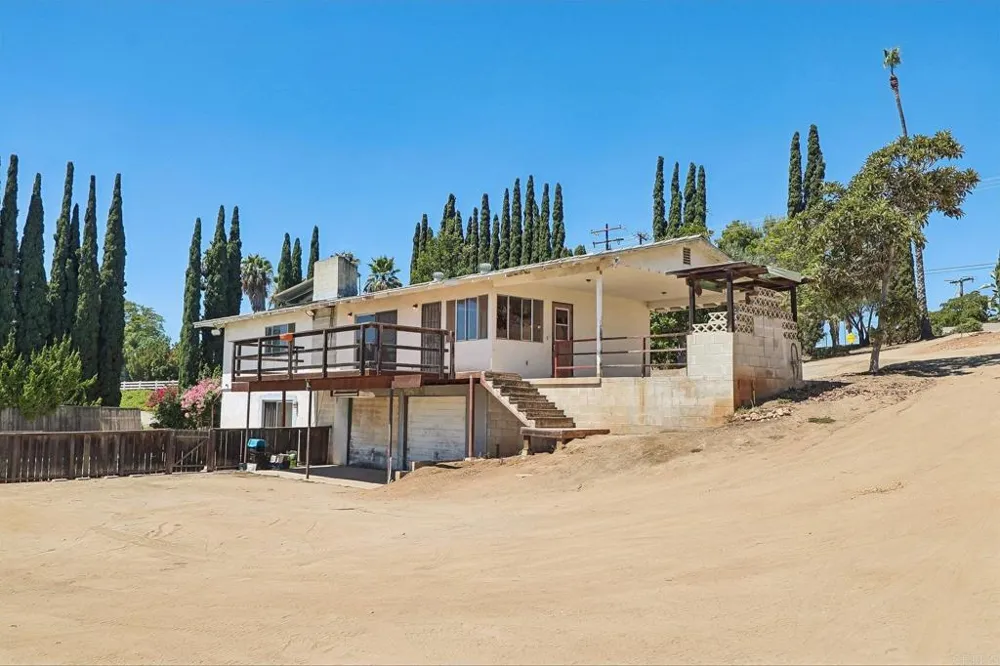 3158 Mary Ln Escondido, CA 92025