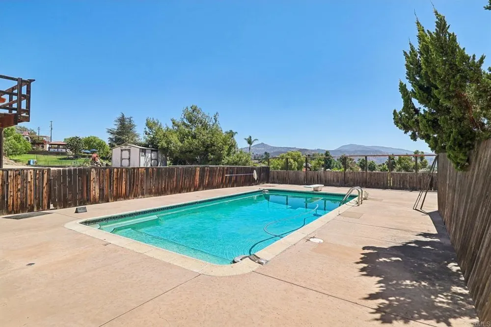 3158 Mary Ln Escondido, CA 92025