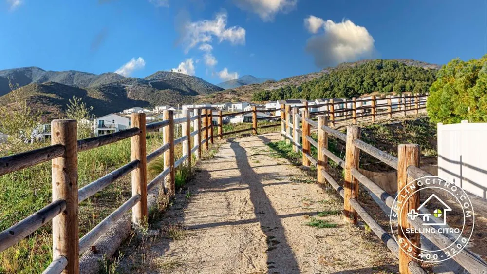 311 SATSUMA TRAIL Fallbrook, CA 92028