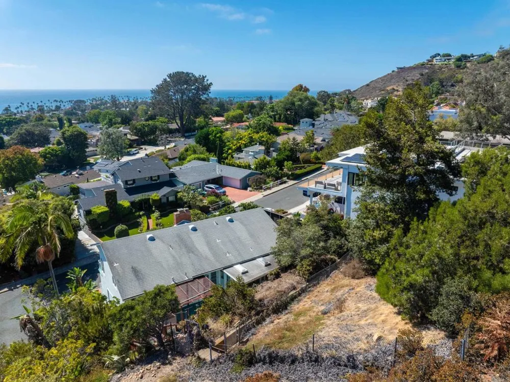 5825 Folsom Dr La Jolla, CA 92037
