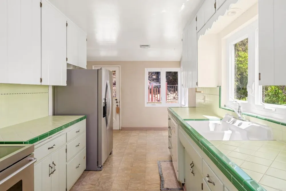 5825 Folsom Dr La Jolla, CA 92037