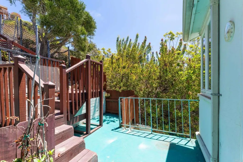 5825 Folsom Dr La Jolla, CA 92037
