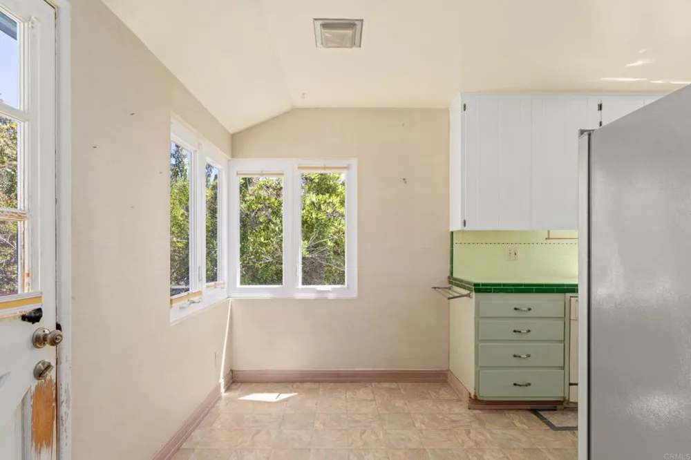 5825 Folsom Dr La Jolla, CA 92037