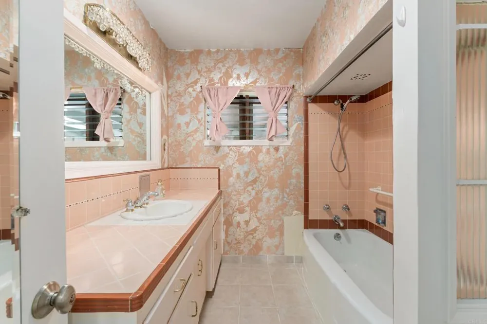5825 Folsom Dr La Jolla, CA 92037