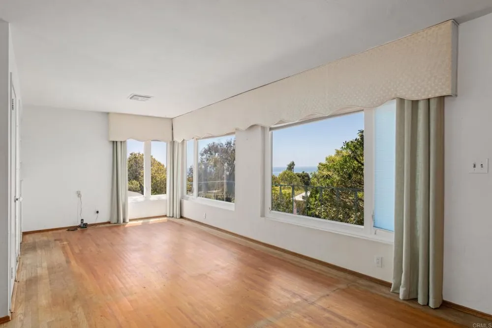 5825 Folsom Dr La Jolla, CA 92037