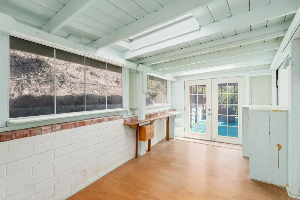 5825 Folsom Dr La Jolla, CA 92037