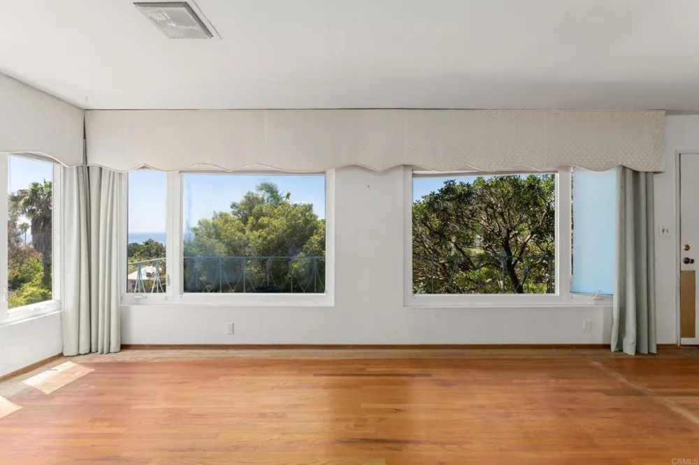5825 Folsom Dr La Jolla, CA 92037