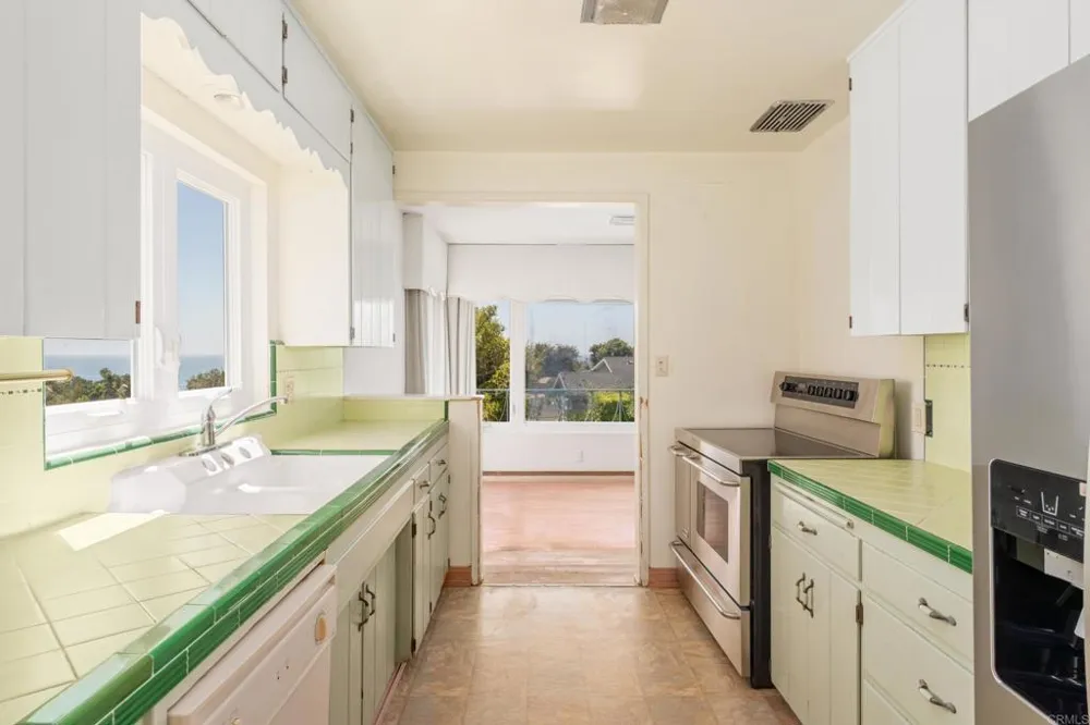 5825 Folsom Dr La Jolla, CA 92037
